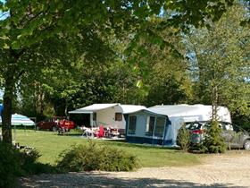 Camping De Biezenhof in Sinderen