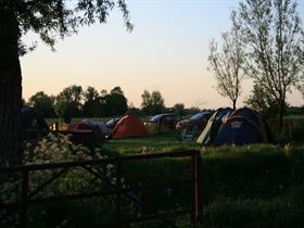 Camping De Leeuw in Uitwierde