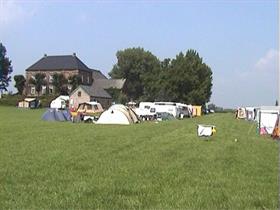 Camping De Zeelandsche Hof in Millingen a/d Rijn