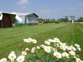 Camping Het Waterhoentje in Sint Jansklooster