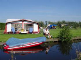 Camping Het Waterhoentje in Sint Jansklooster