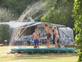 Camping De Speelhoeve in Sinderen